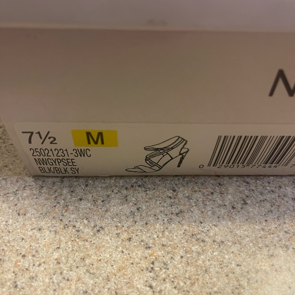 NINE WEST - STRAPPY HEEL SANDAL (Gently Used) - Picture 4 of 6